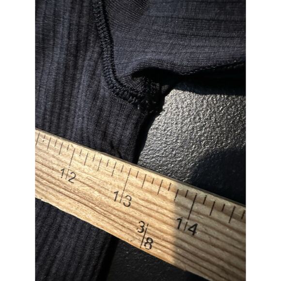 Lululemon Size 4 Ebb to Street Long Sleeve T- Shirt Tee Cropped Black Padded K3v - Picture 7 of 9